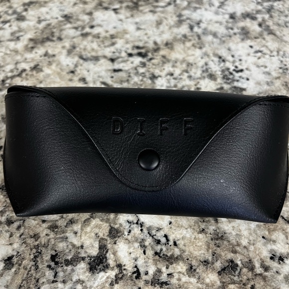 DIFF Kaia cheetah print sunglasses - Picture 4 of 4